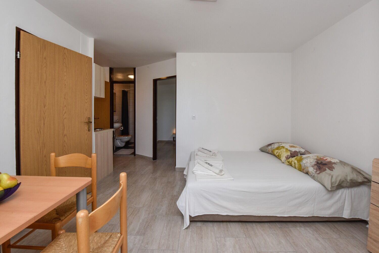 Apartments Mark - 200 M From Sea Новаля Екстериор снимка