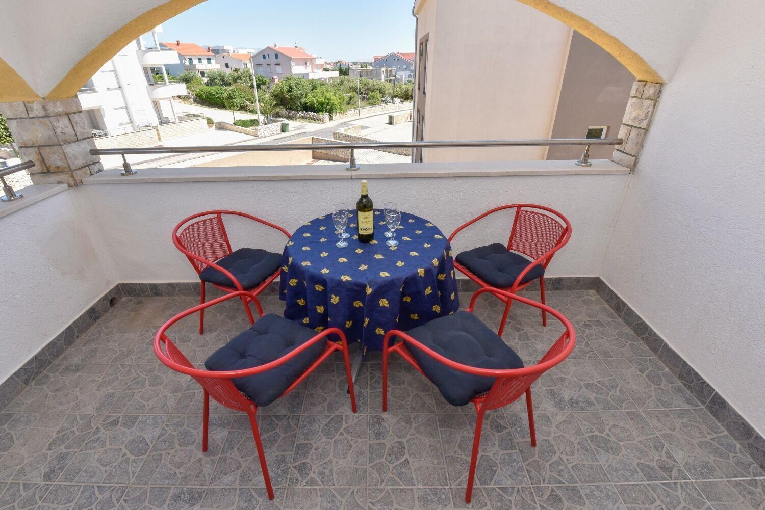 Apartments Mark - 200 M From Sea Новаля Екстериор снимка