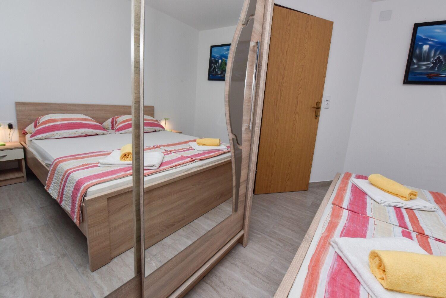 Apartments Mark - 200 M From Sea Новаля Екстериор снимка