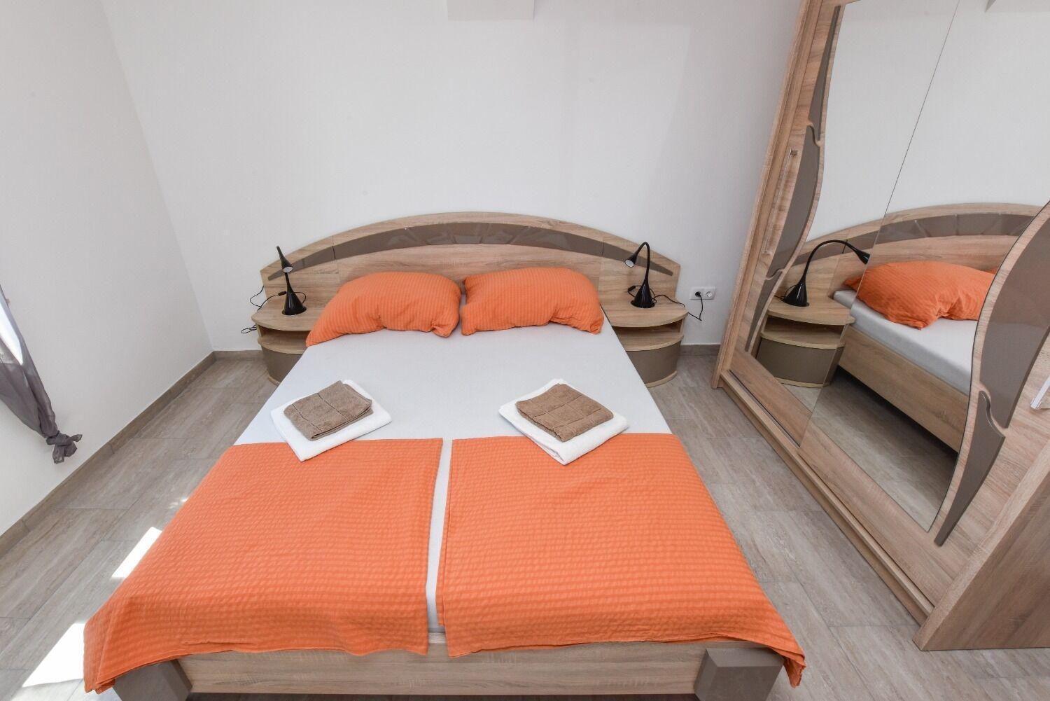 Apartments Mark - 200 M From Sea Новаля Екстериор снимка